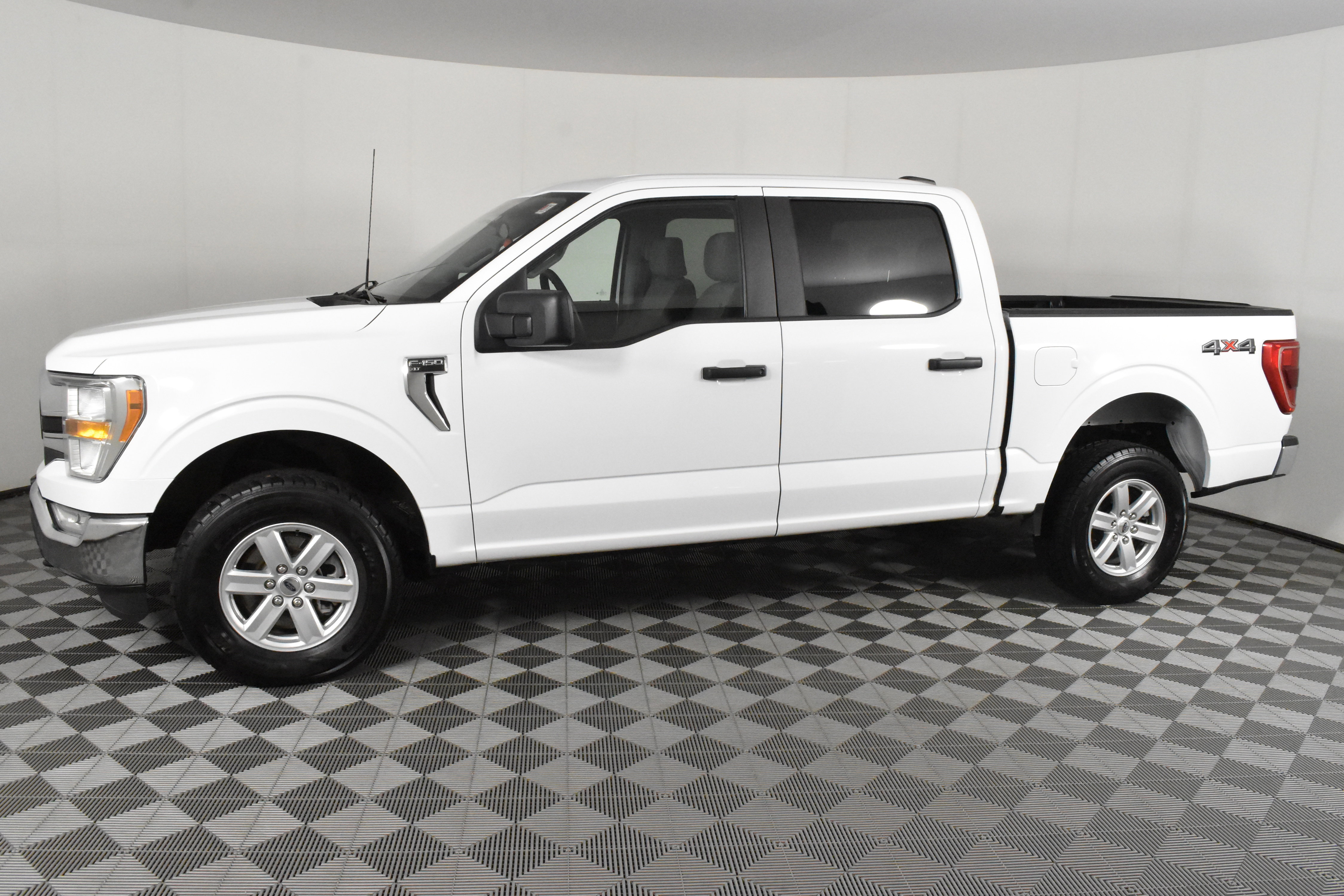 Used 2022 Ford F150 XLT image 9