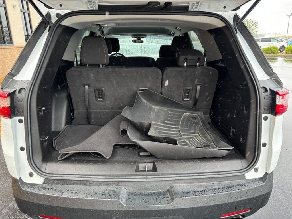 Used 2021 Chevrolet Traverse LS AWD/4WD image 7