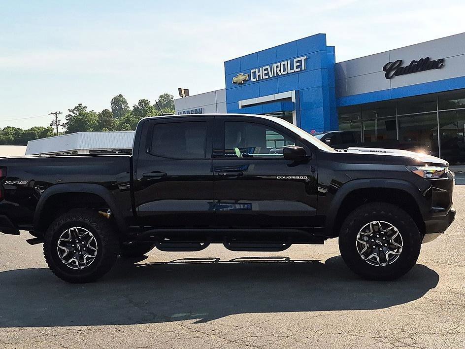 New 2026 Chevrolet Colorado ZR2 w/ Technology Package AWD/4WD image 6