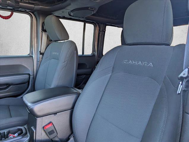 Used 2018 Jeep Wrangler Unlimited Sahara image 21
