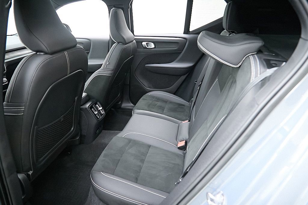 Certified 2023 Volvo XC40 Recharge Ultimate w/ Protection Package Premier image 20