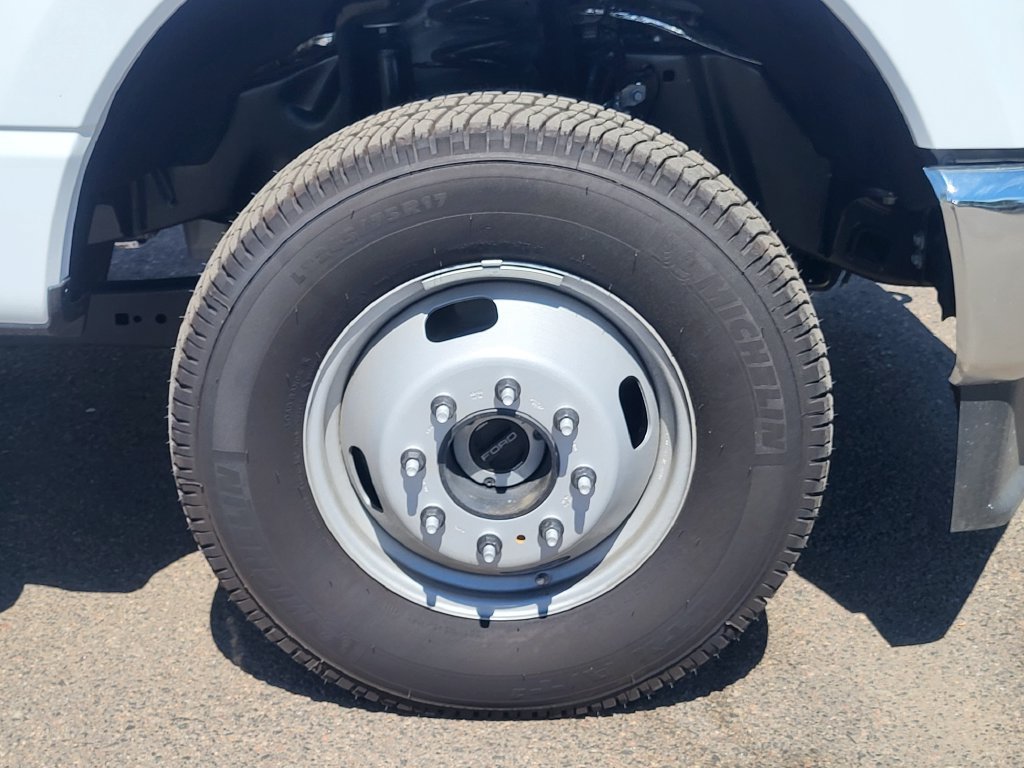 New 2026 Ford F350 XL w/ XL Chrome Package AWD/4WD image 9