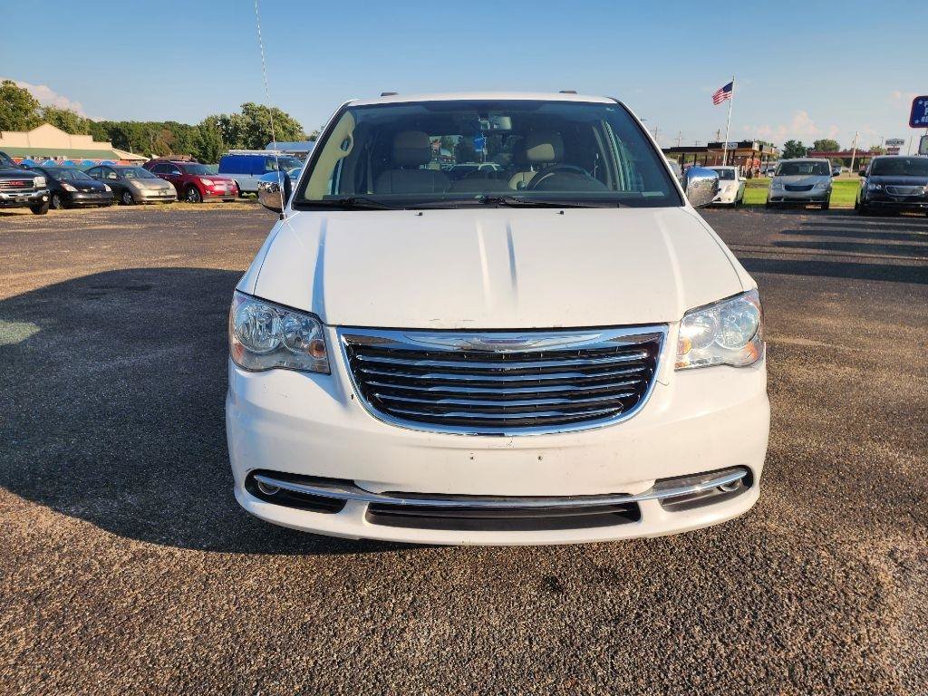 Used 2016 Chrysler Town & Country Touring-L FWD image 12