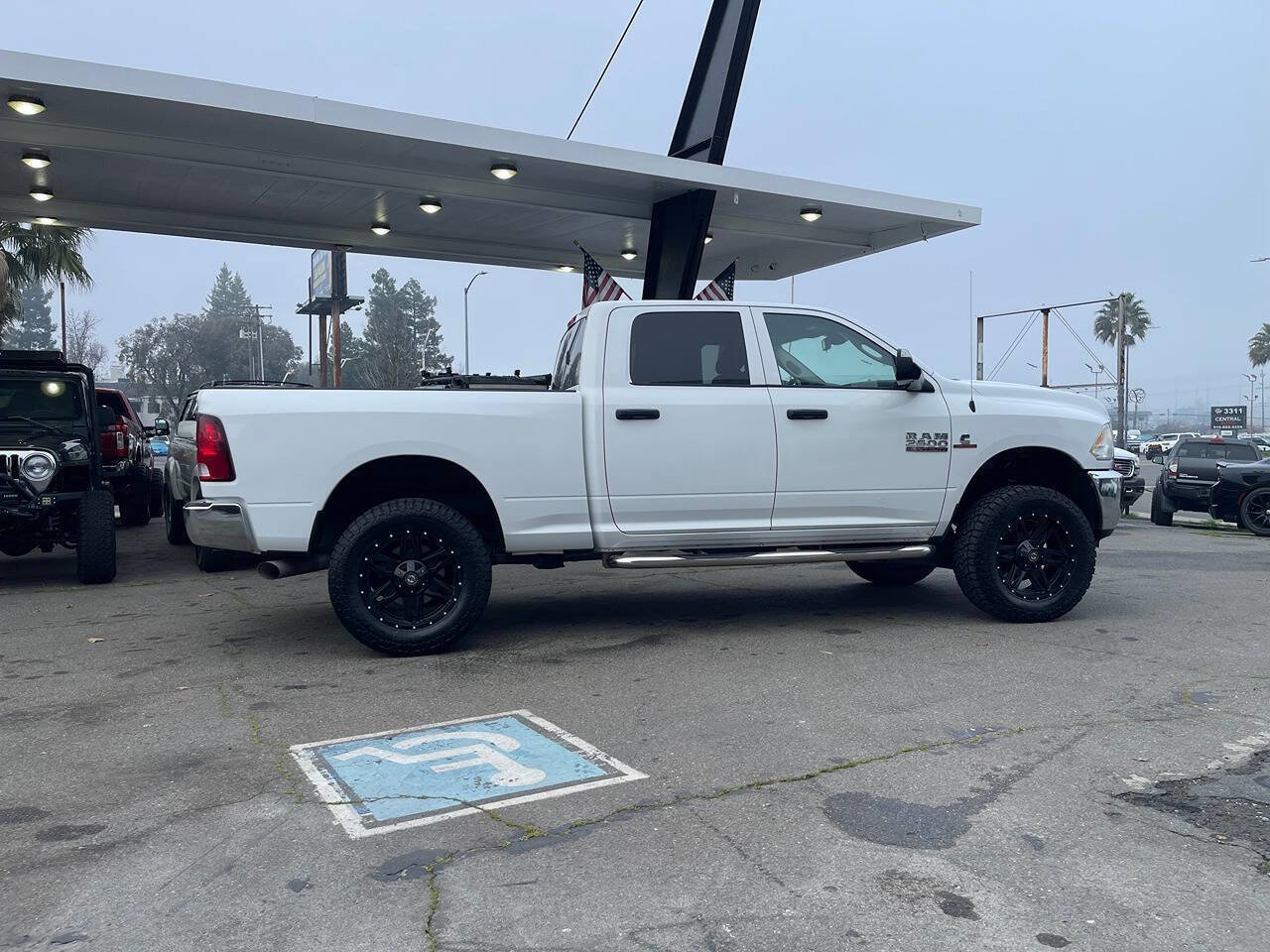 Used 2015 RAM 2500 Tradesman w/ Chrome Appearance Group image 9