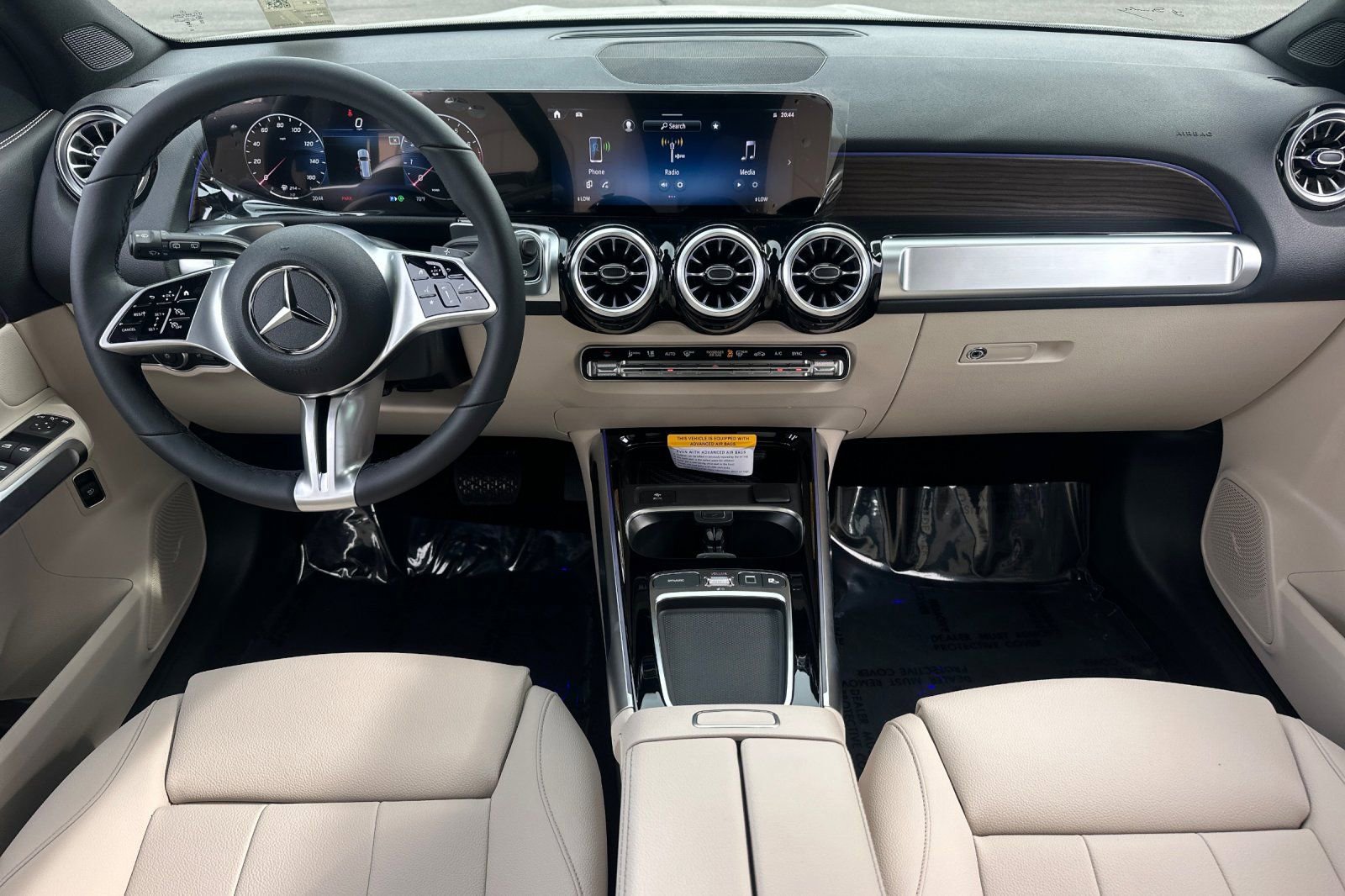 New 2026 Mercedes-Benz GLB 250 4MATIC image 2