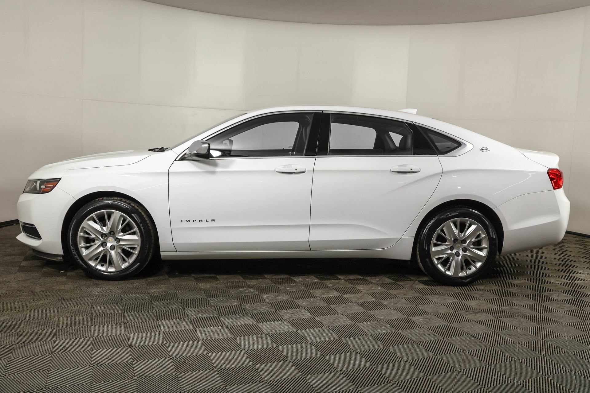 Used 2019 Chevrolet Impala LS image 19