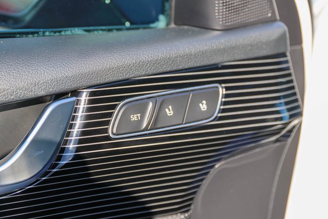 Used 2024 Hyundai Palisade Calligraphy image 11