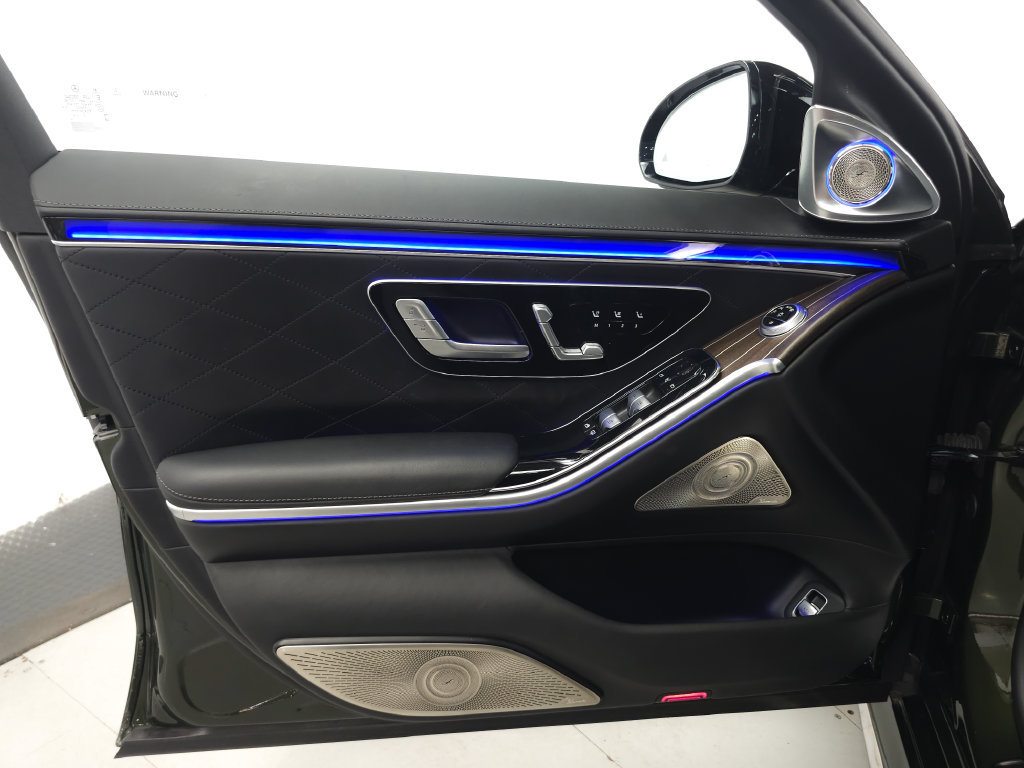 Used 2023 Mercedes-Benz S 580 4MATIC Sedan image 5