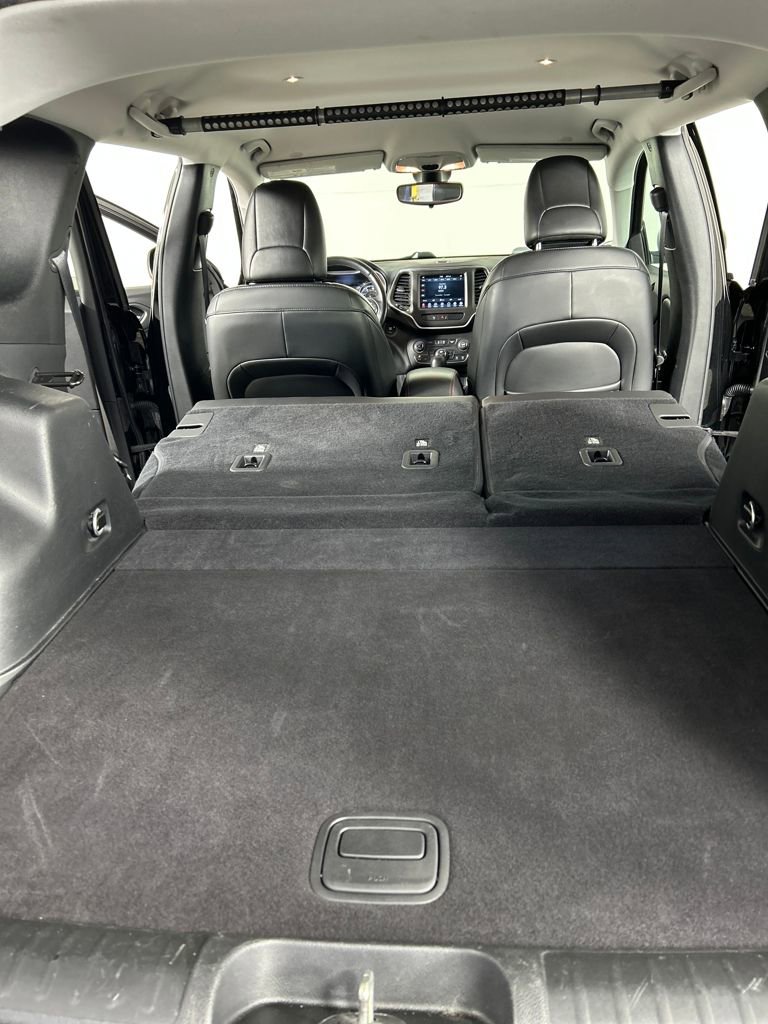 Used 2020 Jeep Cherokee Trailhawk image 31