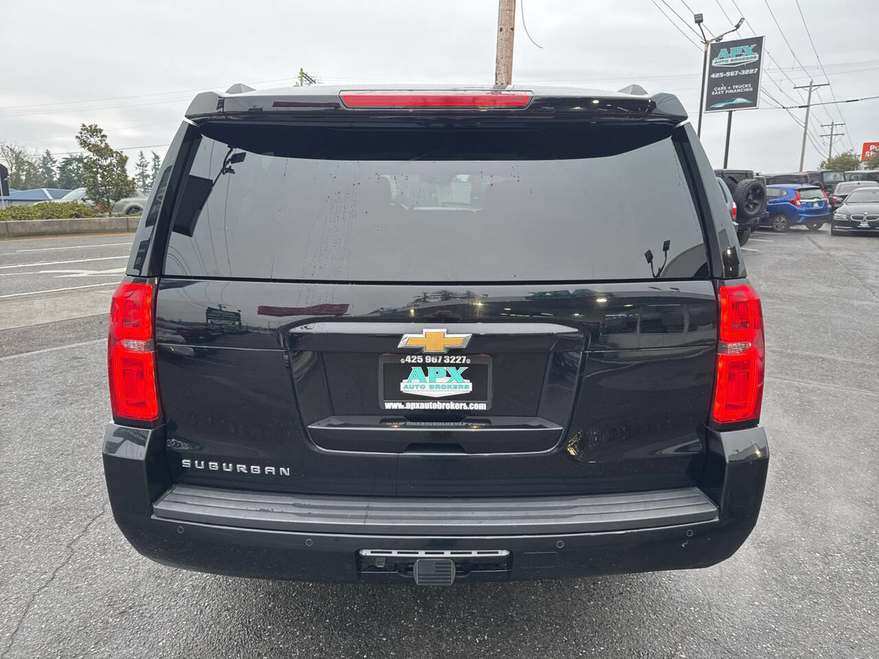 Used 2018 Chevrolet Suburban LT image 4