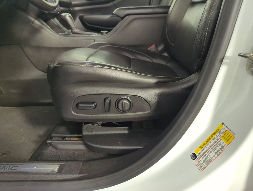 Used 2019 GMC Acadia SLT image 13