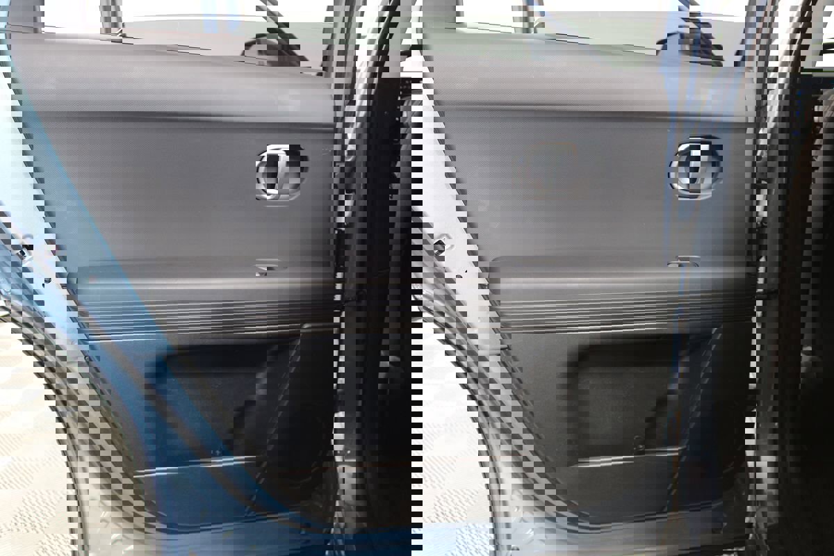 Used 2024 Hyundai Ioniq 5 SE image 24