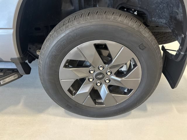 Used 2022 Ford F150 Lightning Lariat AWD/4WD image 36