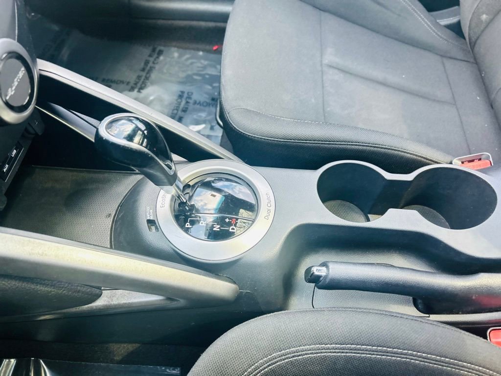 Used 2017 Hyundai Veloster image 34