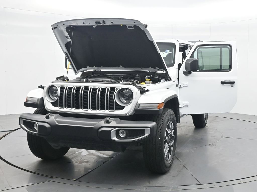 Used 2025 Jeep Wrangler Unlimited Sahara AWD/4WD image 34