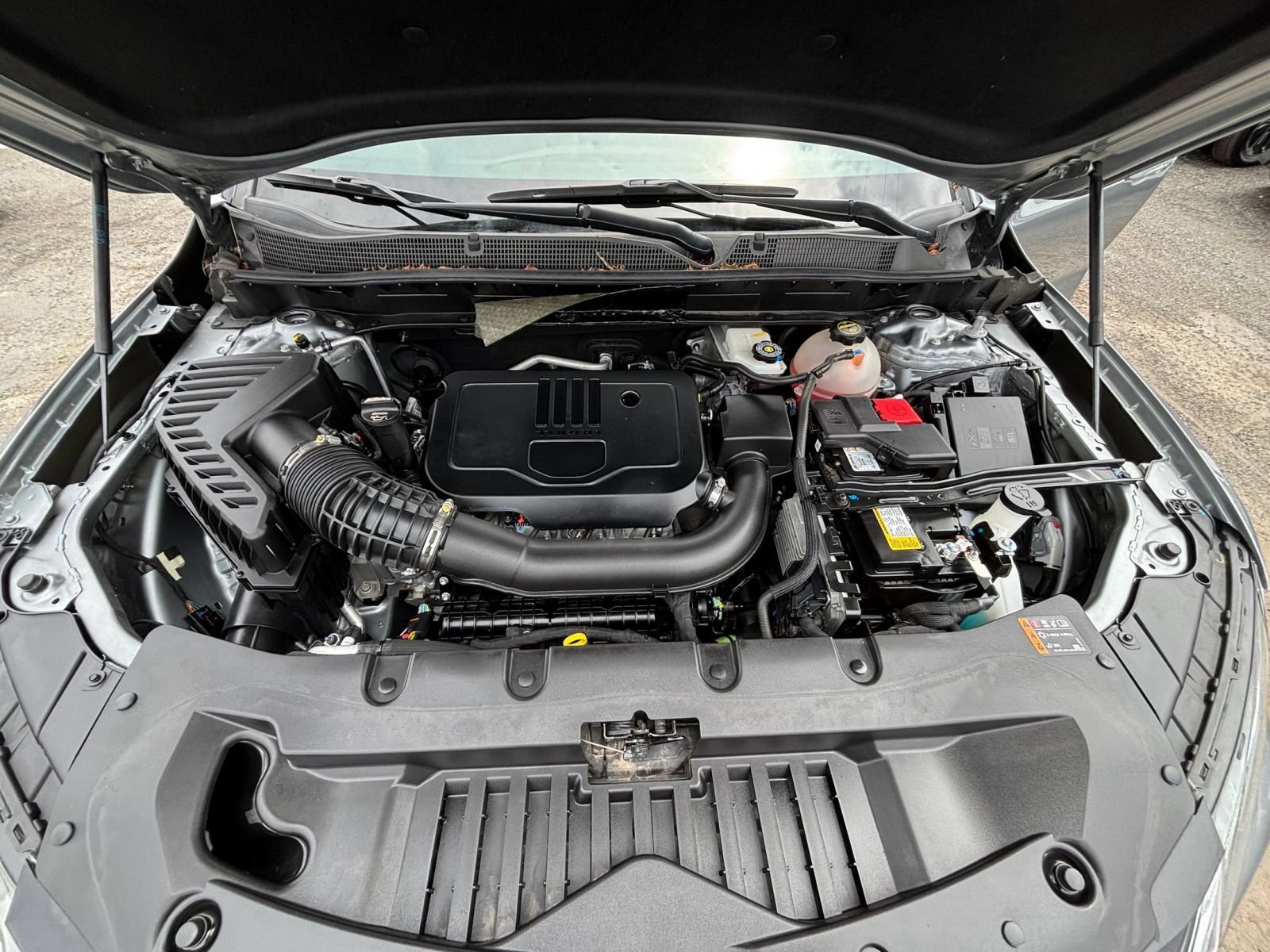 Used 2025 Chevrolet Blazer LT FWD image 33
