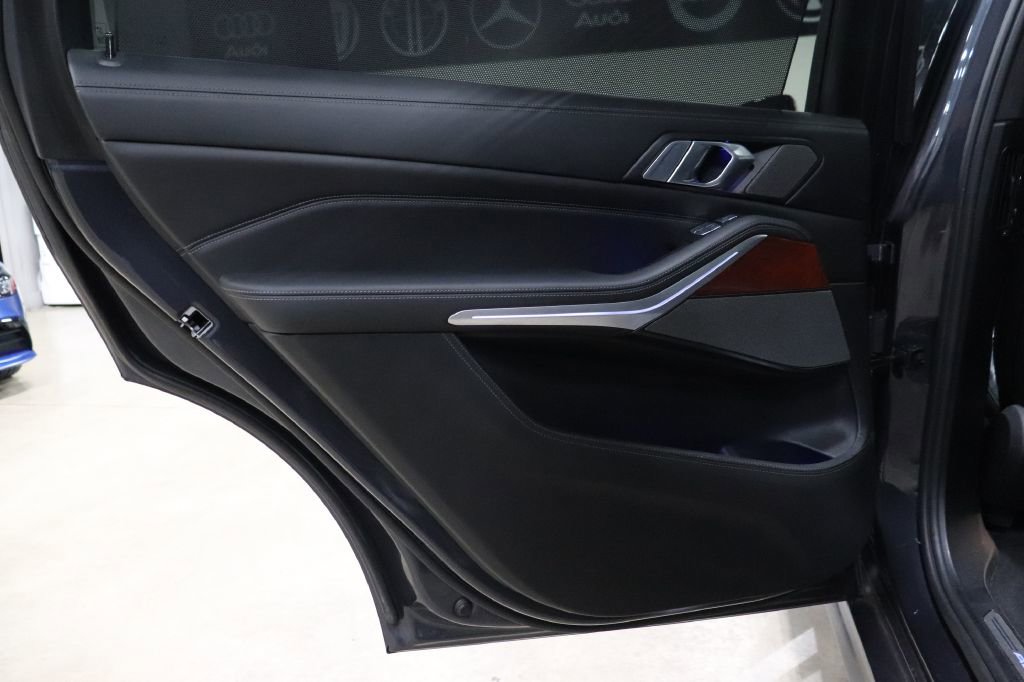 Used 2021 BMW ALPINA XB7 image 18