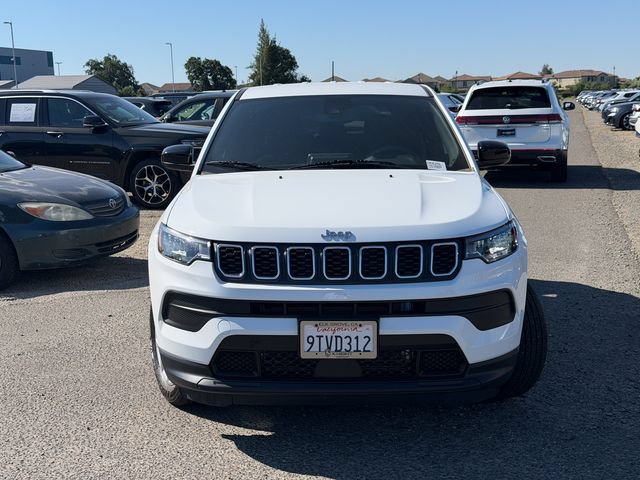 Used 2025 Jeep Compass Sport AWD/4WD image 3
