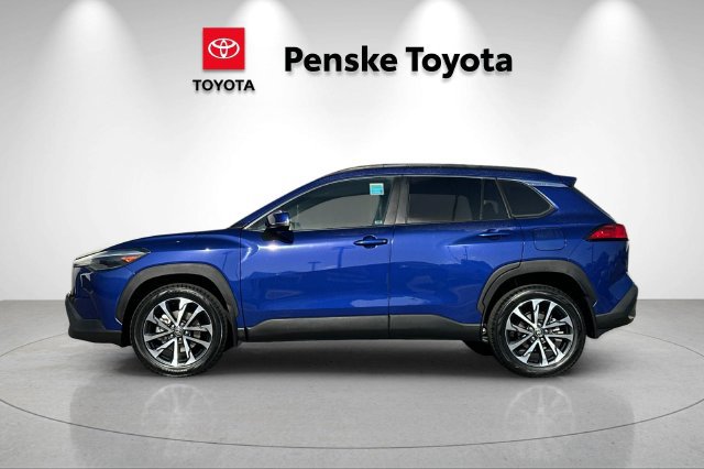 Certified 2022 Toyota Corolla Cross XLE w/ Black Badges Package (TMS) FWD image 7