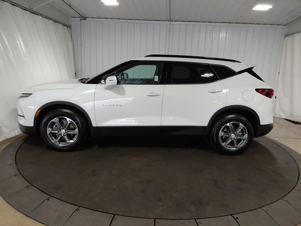 Certified 2023 Chevrolet Blazer LT AWD/4WD image 2