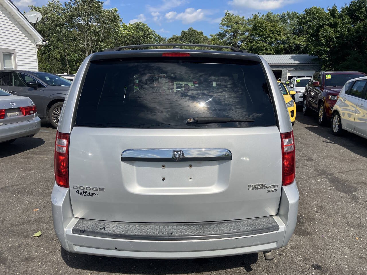 Used 2010 Dodge Grand Caravan SXT FWD image 8