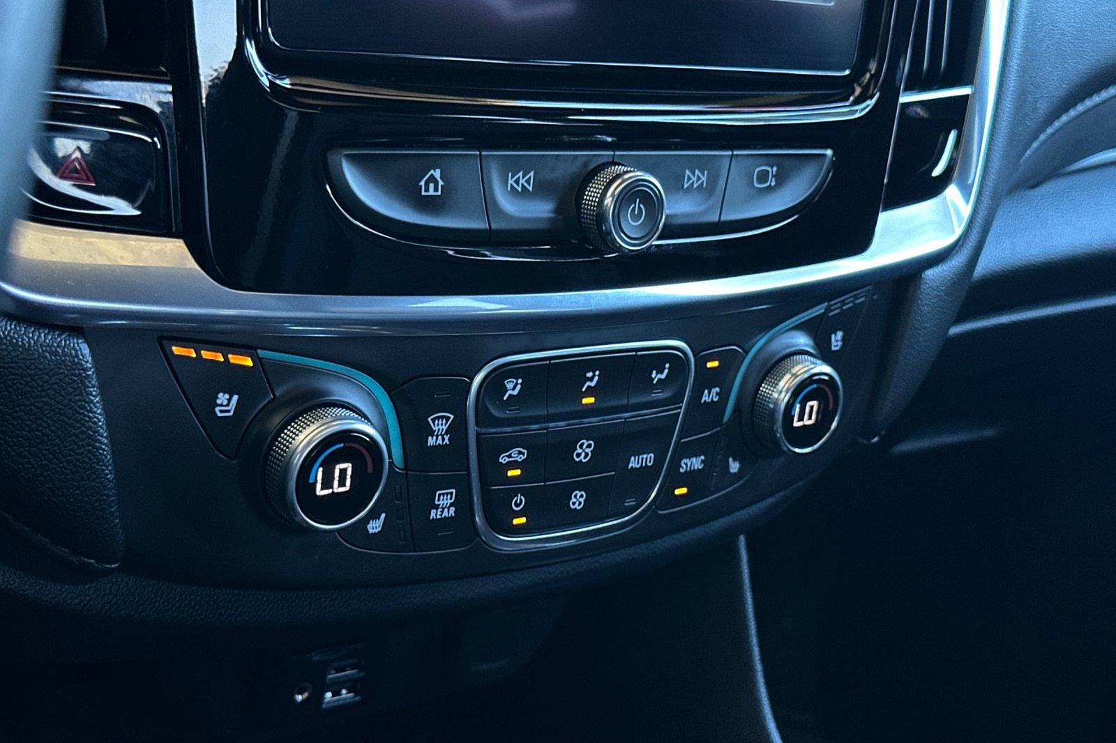 Certified 2023 Chevrolet Traverse High Country image 29