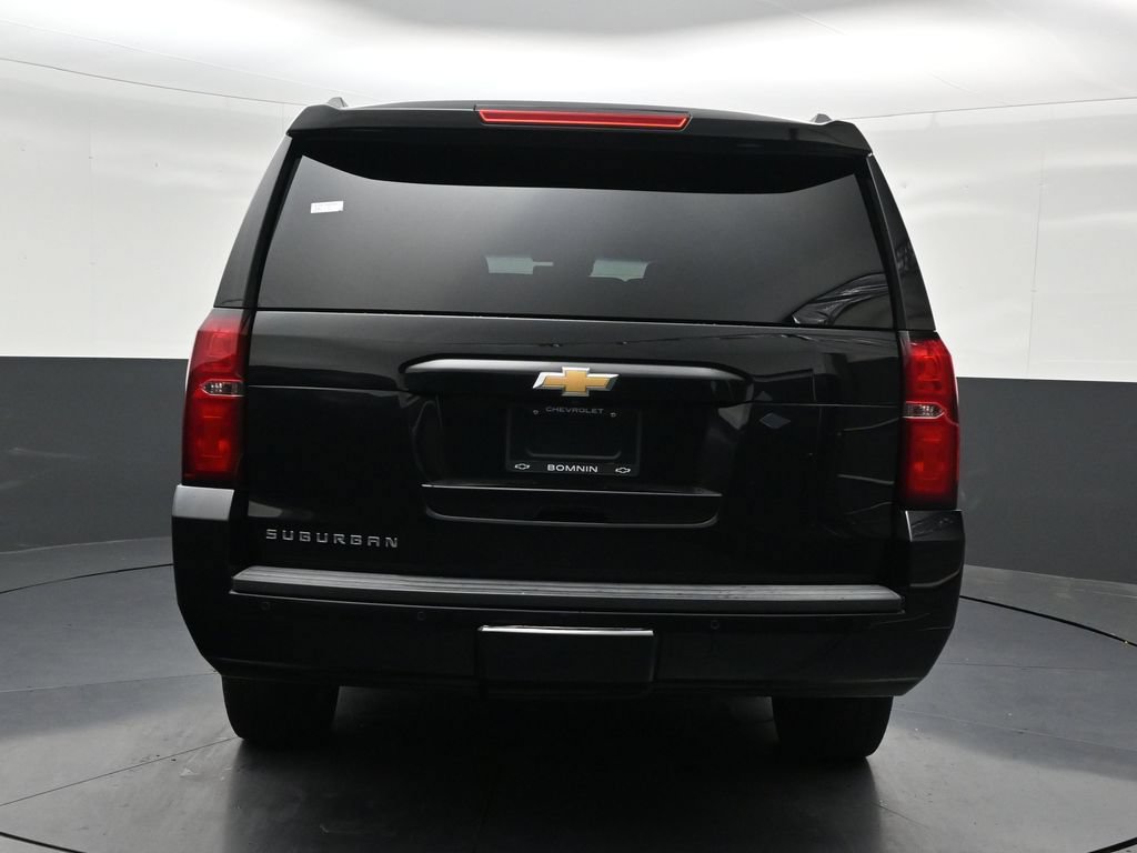 Used 2019 Chevrolet Suburban LT AWD/4WD image 4