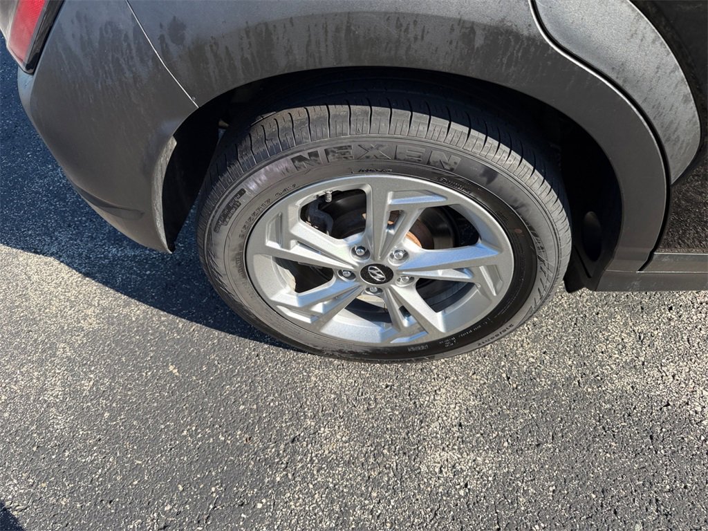 Used 2023 Hyundai Kona SEL image 28