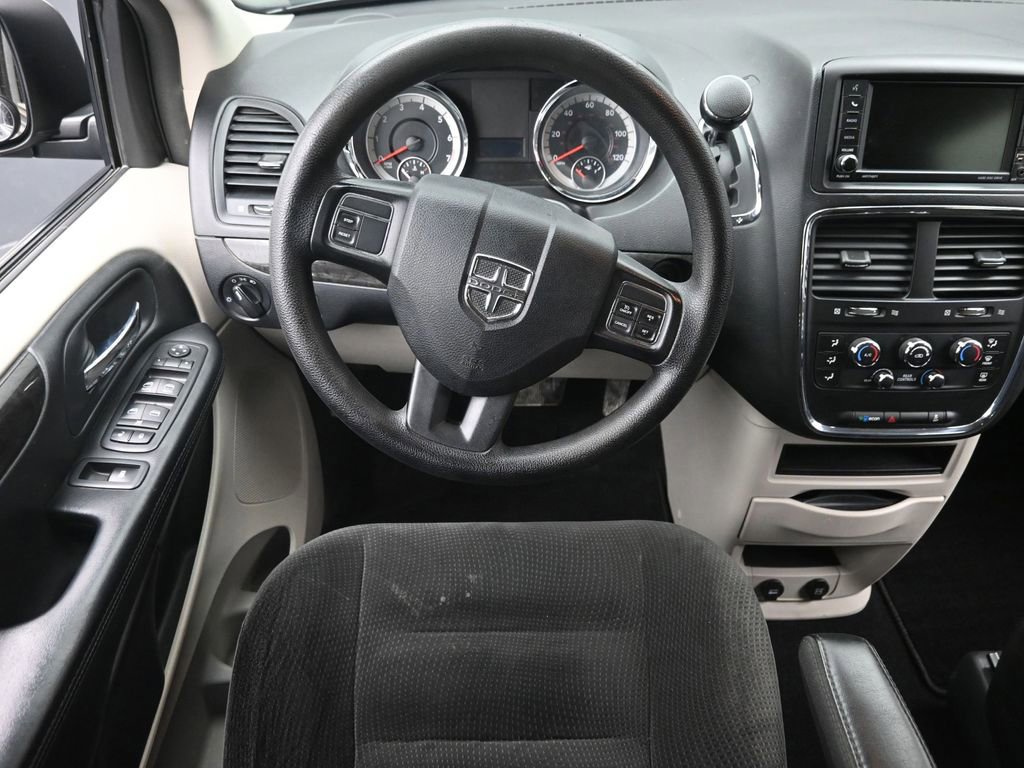 Used 2019 Dodge Grand Caravan SE image 12