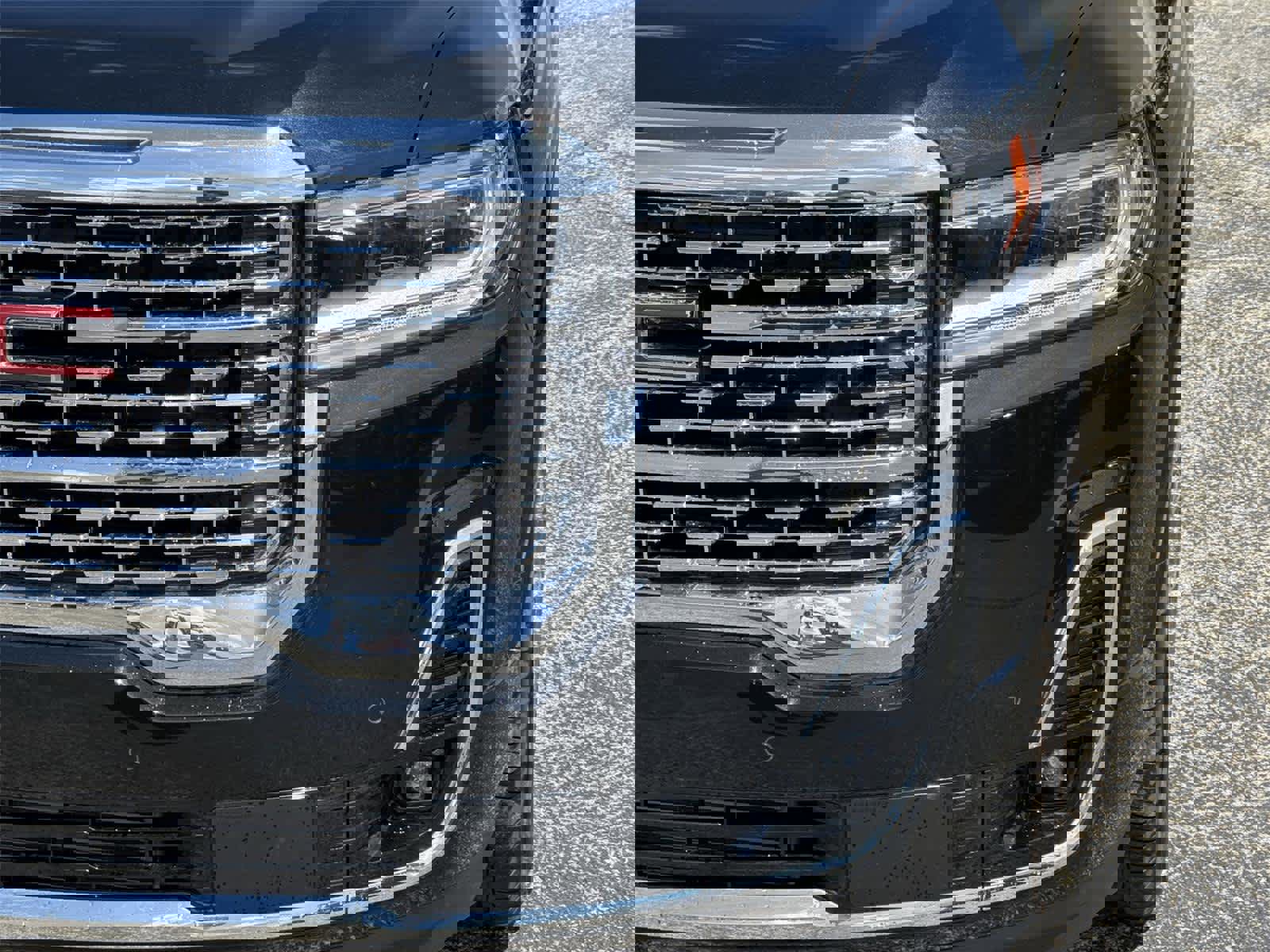 Used 2023 GMC Acadia Denali w/ Black Diamond Edition image 9