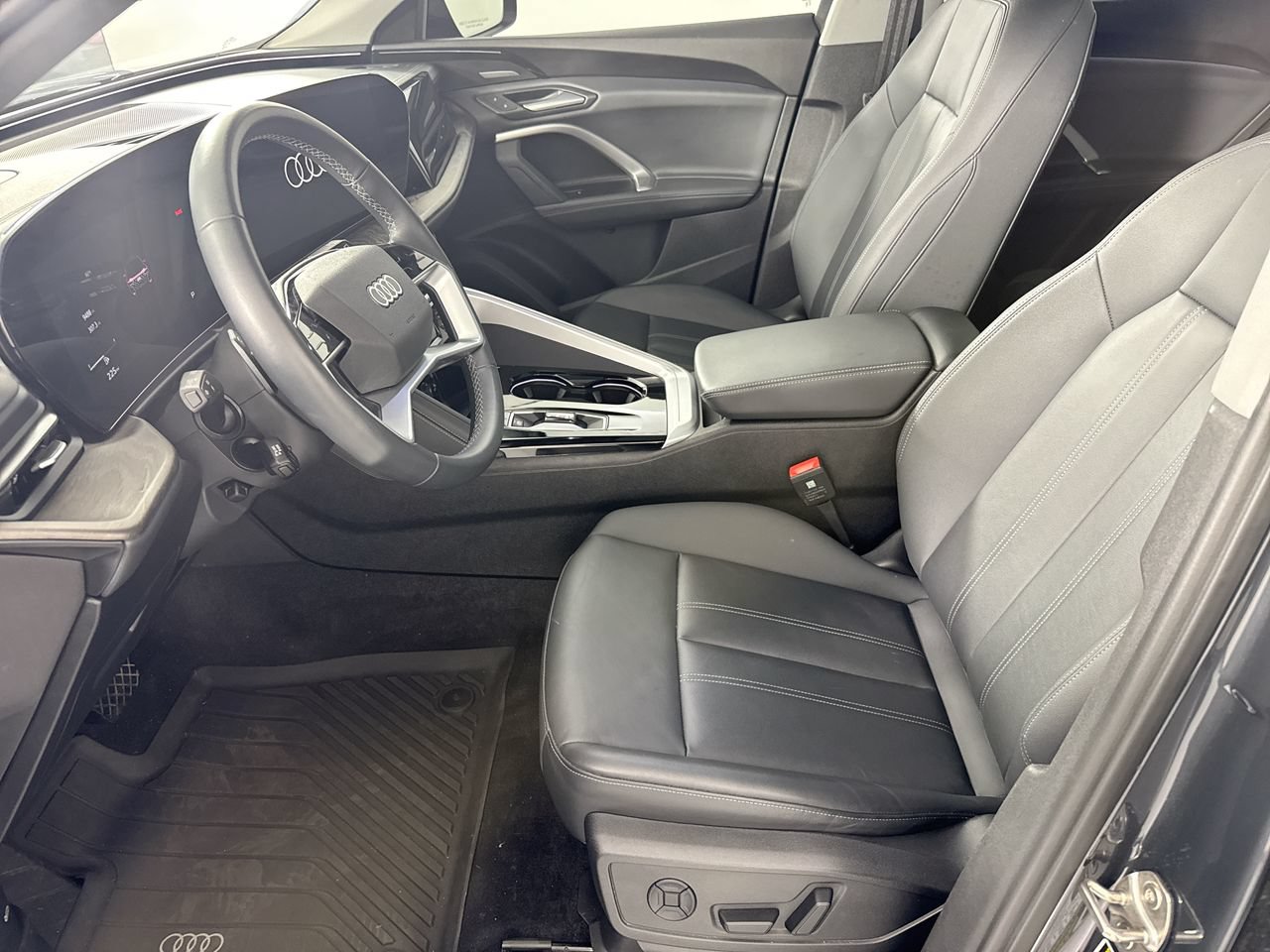 Used 2025 Audi Q5 Premium Plus w/ Premium Plus AWD/4WD image 10