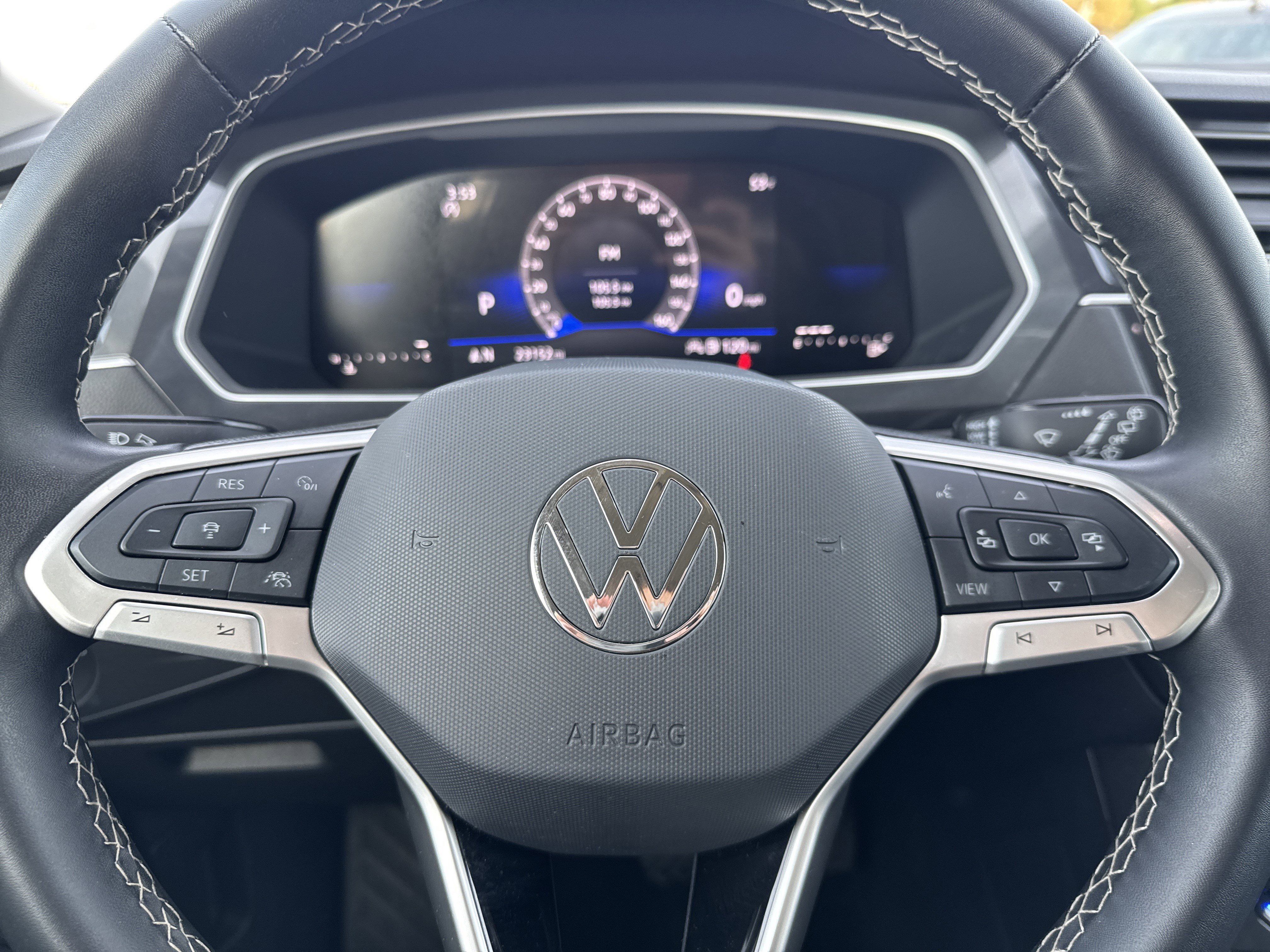 Used 2024 Volkswagen Tiguan SE image 10