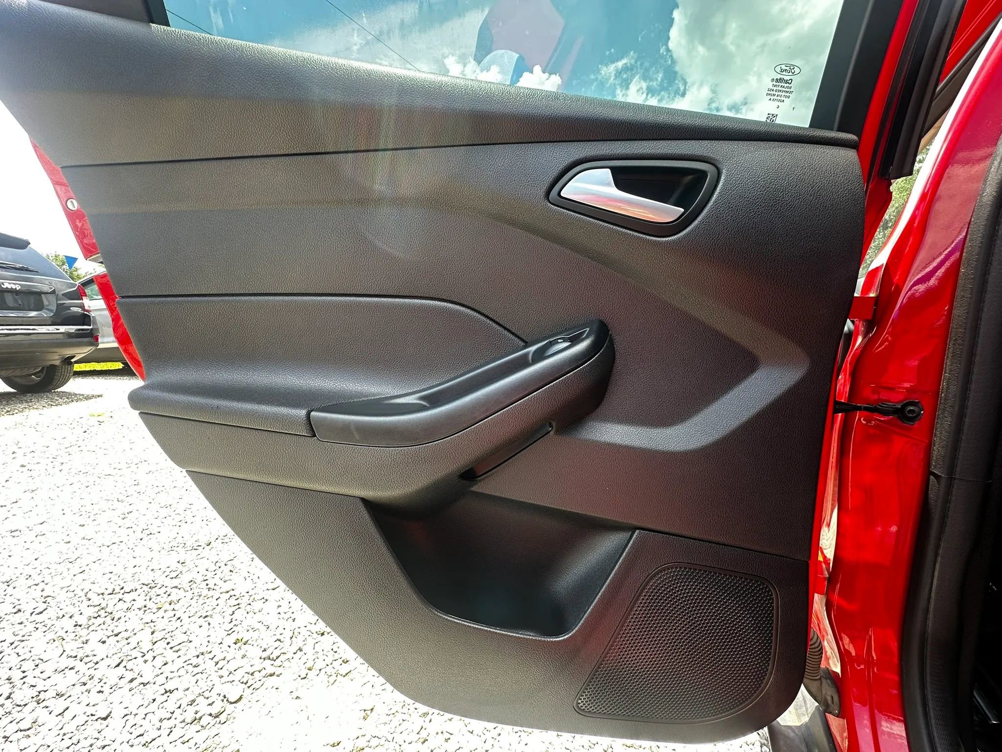 Used 2017 Ford Focus SE FWD image 39
