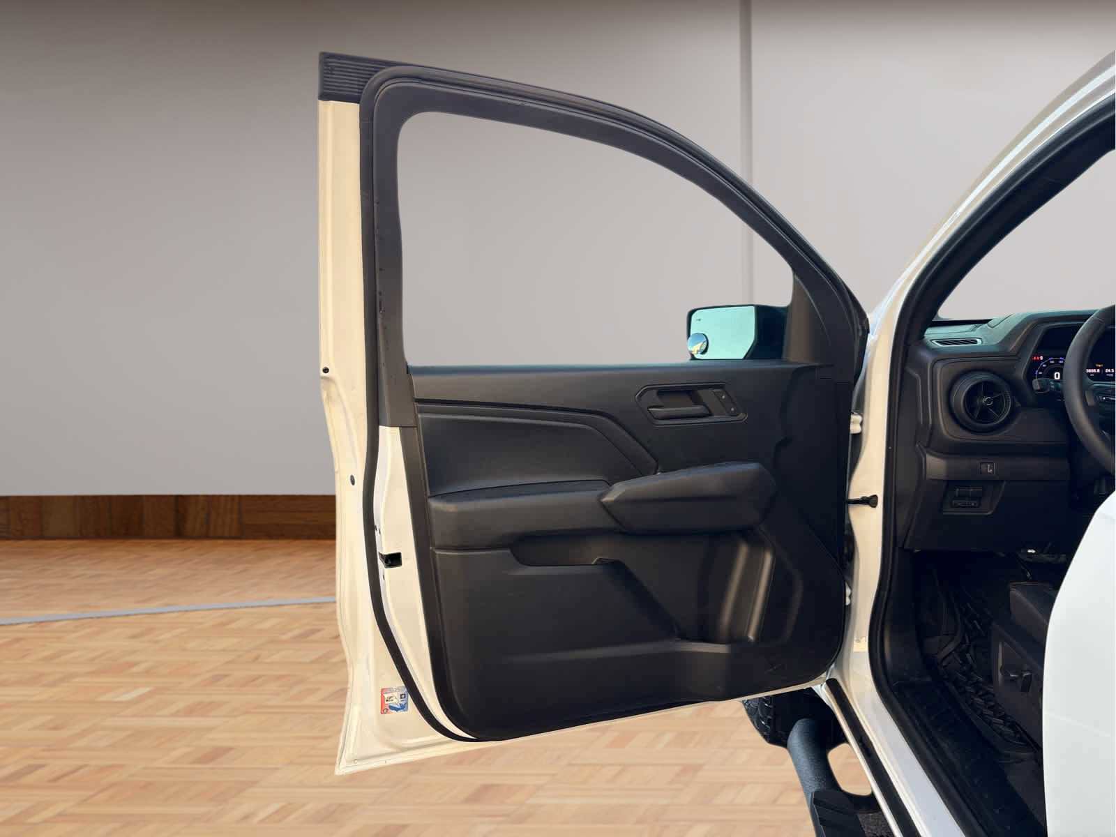 Used 2024 Chevrolet Colorado W/T w/ Advanced Trailering Package image 9