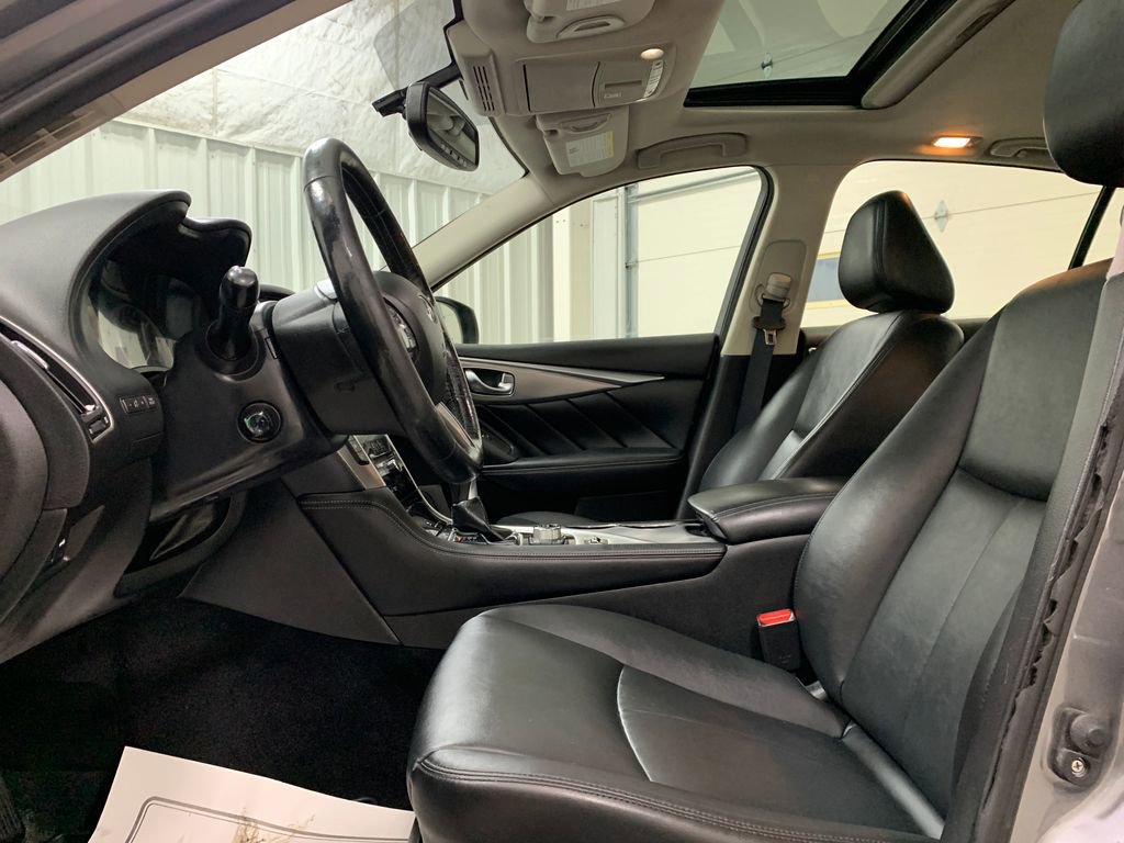 Used 2016 INFINITI Q50 Premium w/ 2.0T Premium Plus Package image 4
