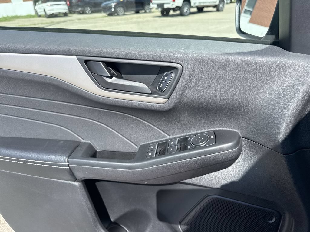 Used 2022 Ford Escape SE w/ SE Sport Appearance Package AWD/4WD image 15