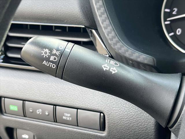 Used 2025 Nissan Sentra SV FWD image 25