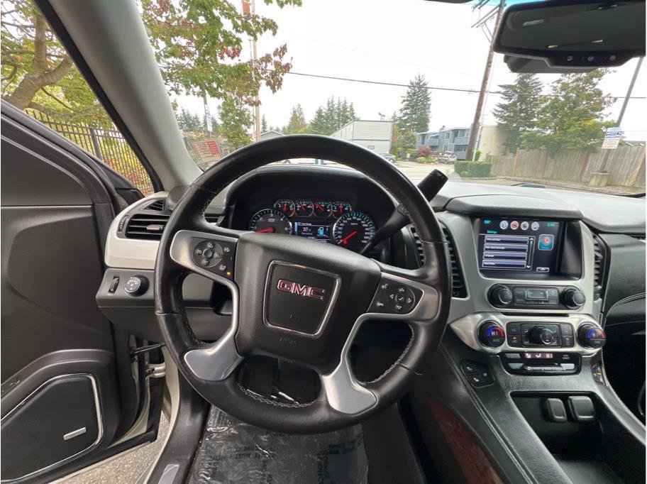 Used 2017 GMC Yukon XL SLT image 8