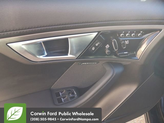Used 2015 Jaguar F-TYPE Convertible image 11