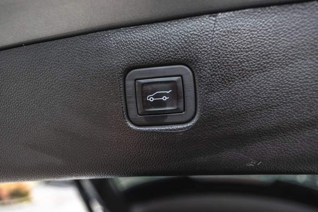 Used 2025 Chevrolet Blazer RS image 38