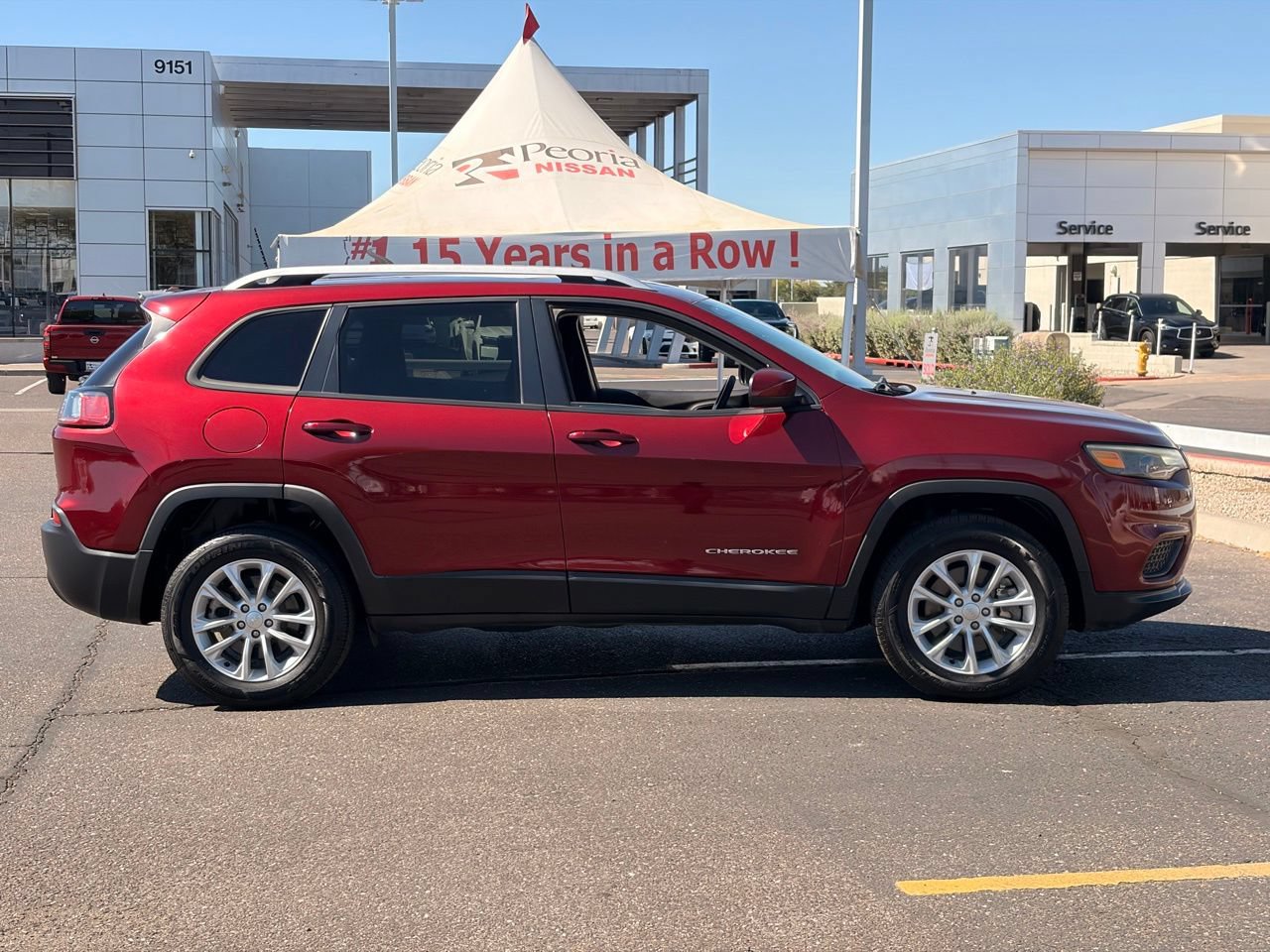 Used 2020 Jeep Cherokee Latitude w/ Cold Weather Group AWD/4WD image 7
