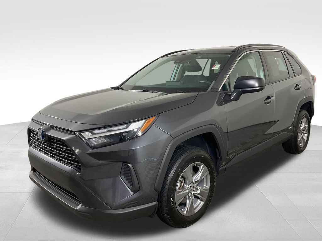 Used 2023 Toyota RAV4 LE AWD/4WD image 4