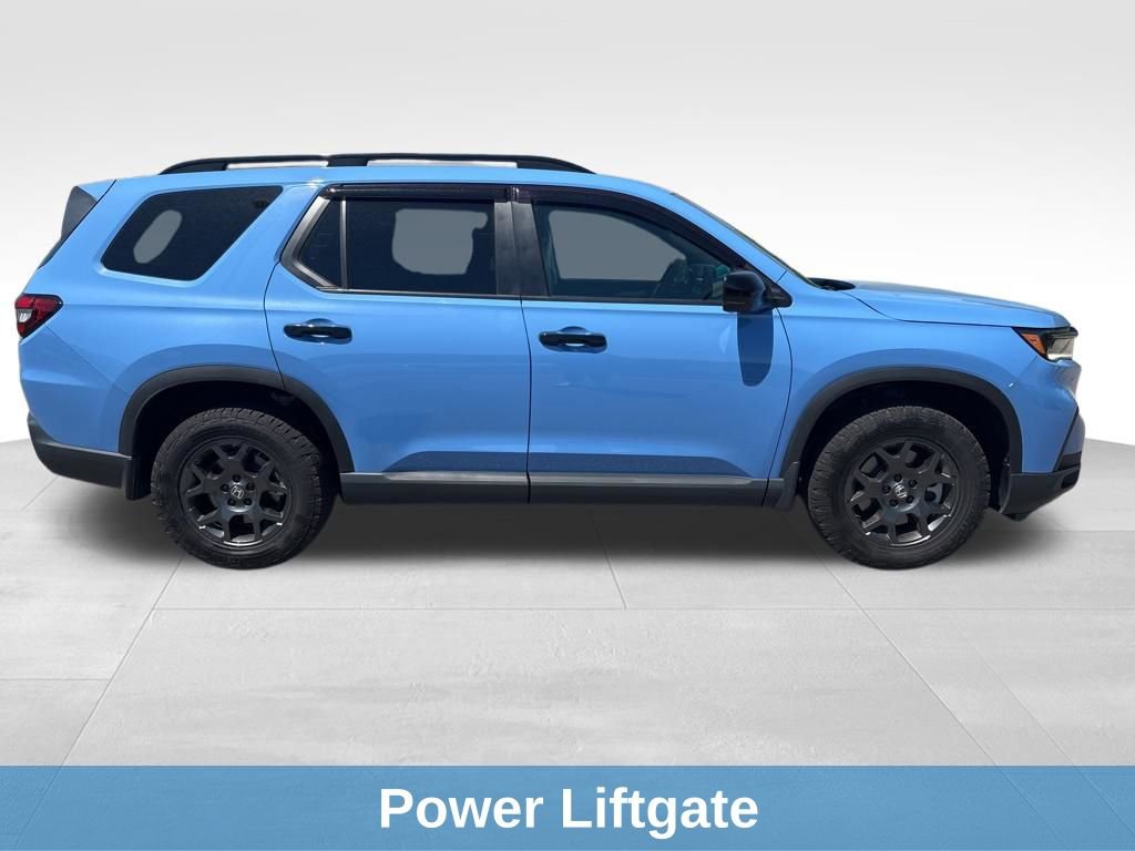 Used 2025 Honda Pilot TrailSport image 10