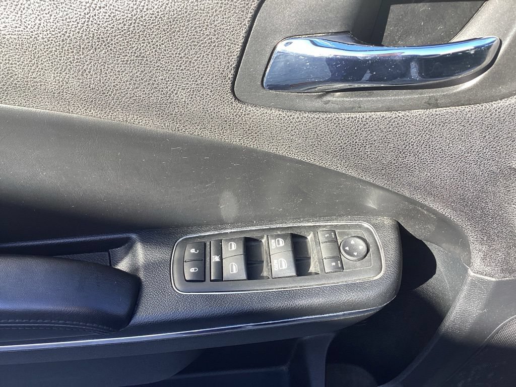 Used 2014 Dodge Charger SE RWD image 9