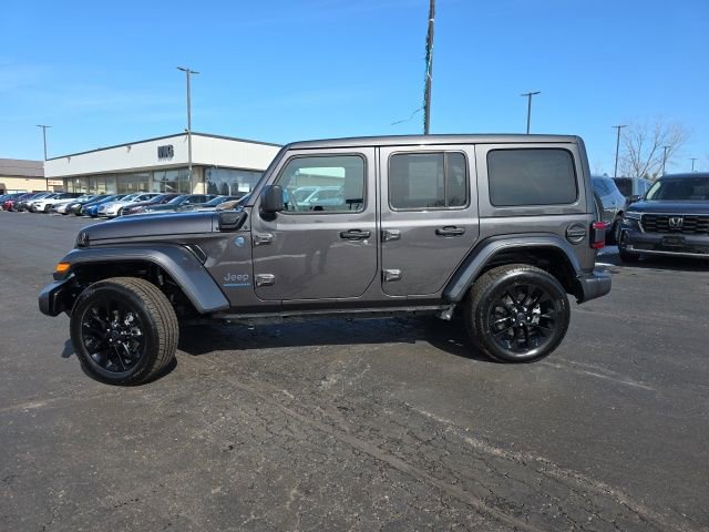 Used 2025 Jeep Wrangler Unlimited Sahara w/ Safety Group image 3