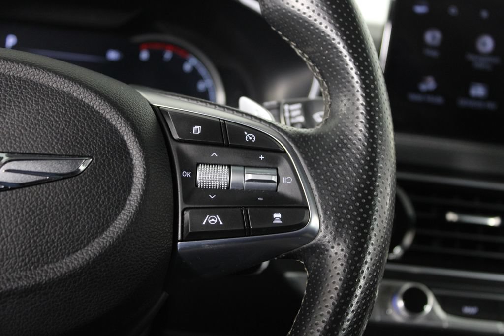 Used 2022 Genesis G70 3.3T RWD image 26