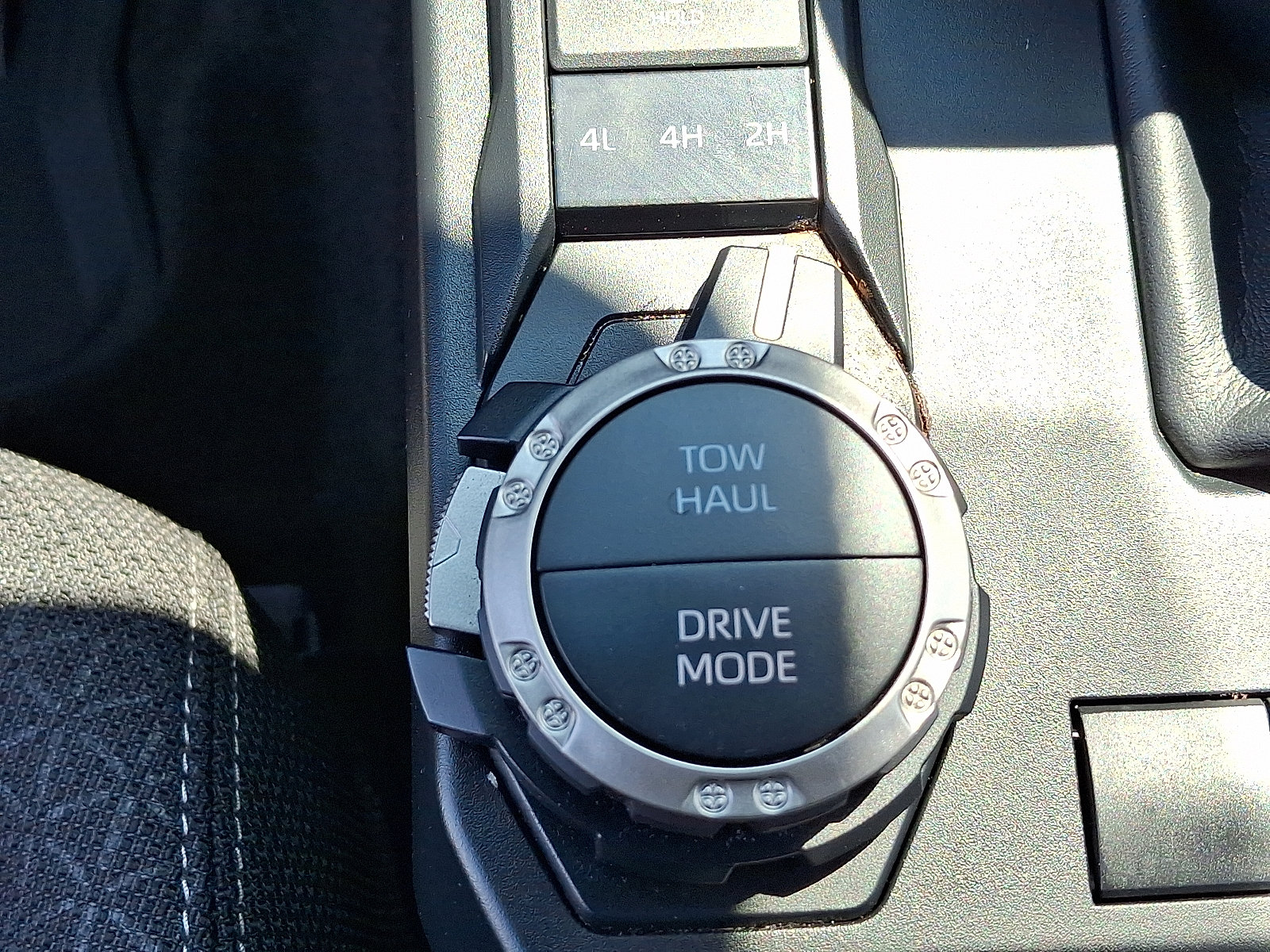 Certified 2025 Toyota 4Runner SR5 AWD/4WD image 25