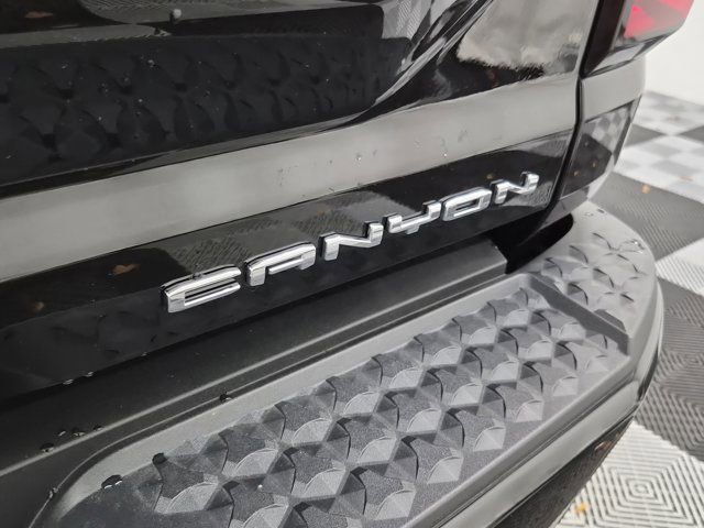 Used 2025 GMC Canyon Denali image 10