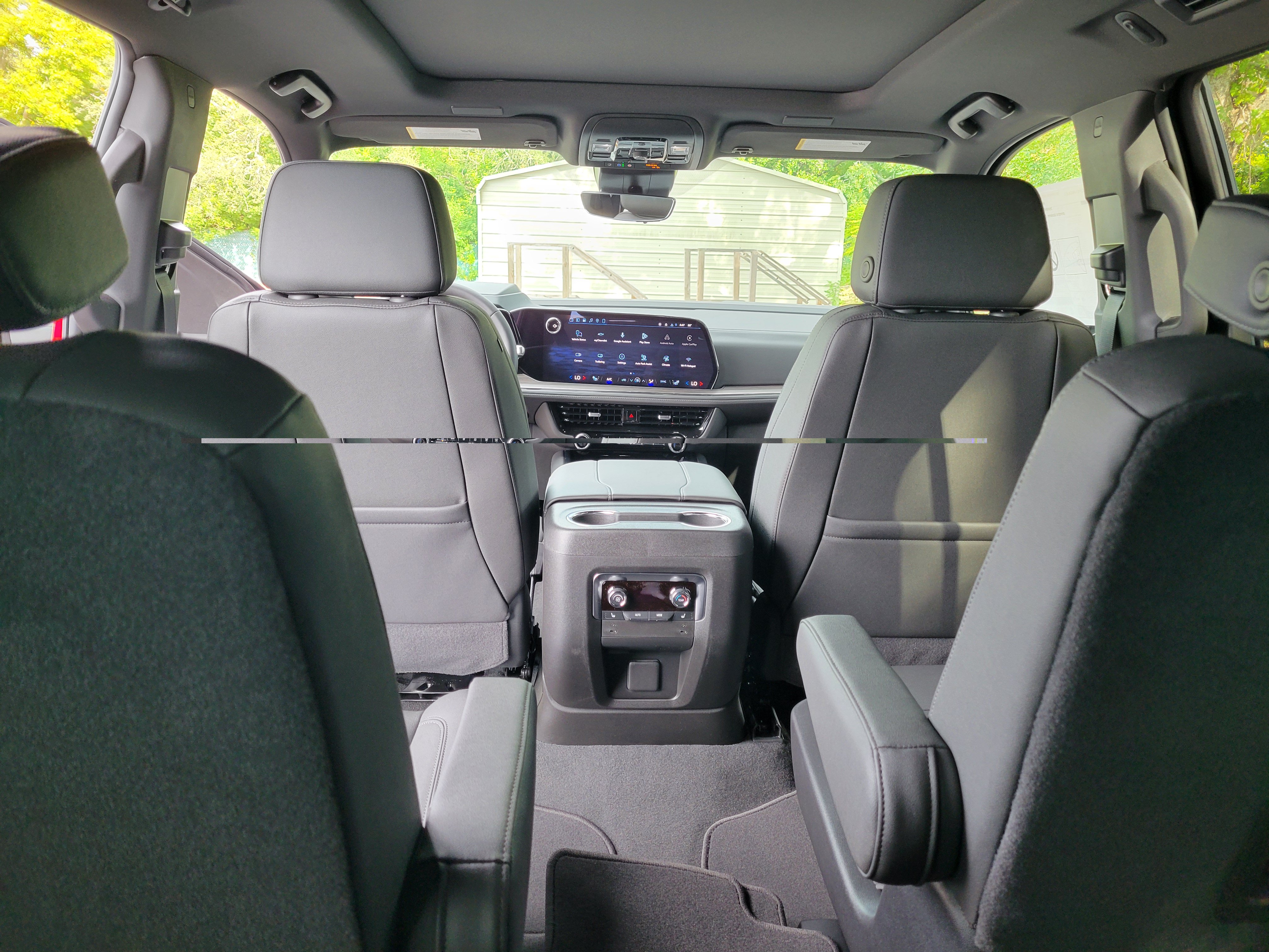 New 2026 Chevrolet Suburban Z71 w/ Z71 Off-Road Package AWD/4WD image 16