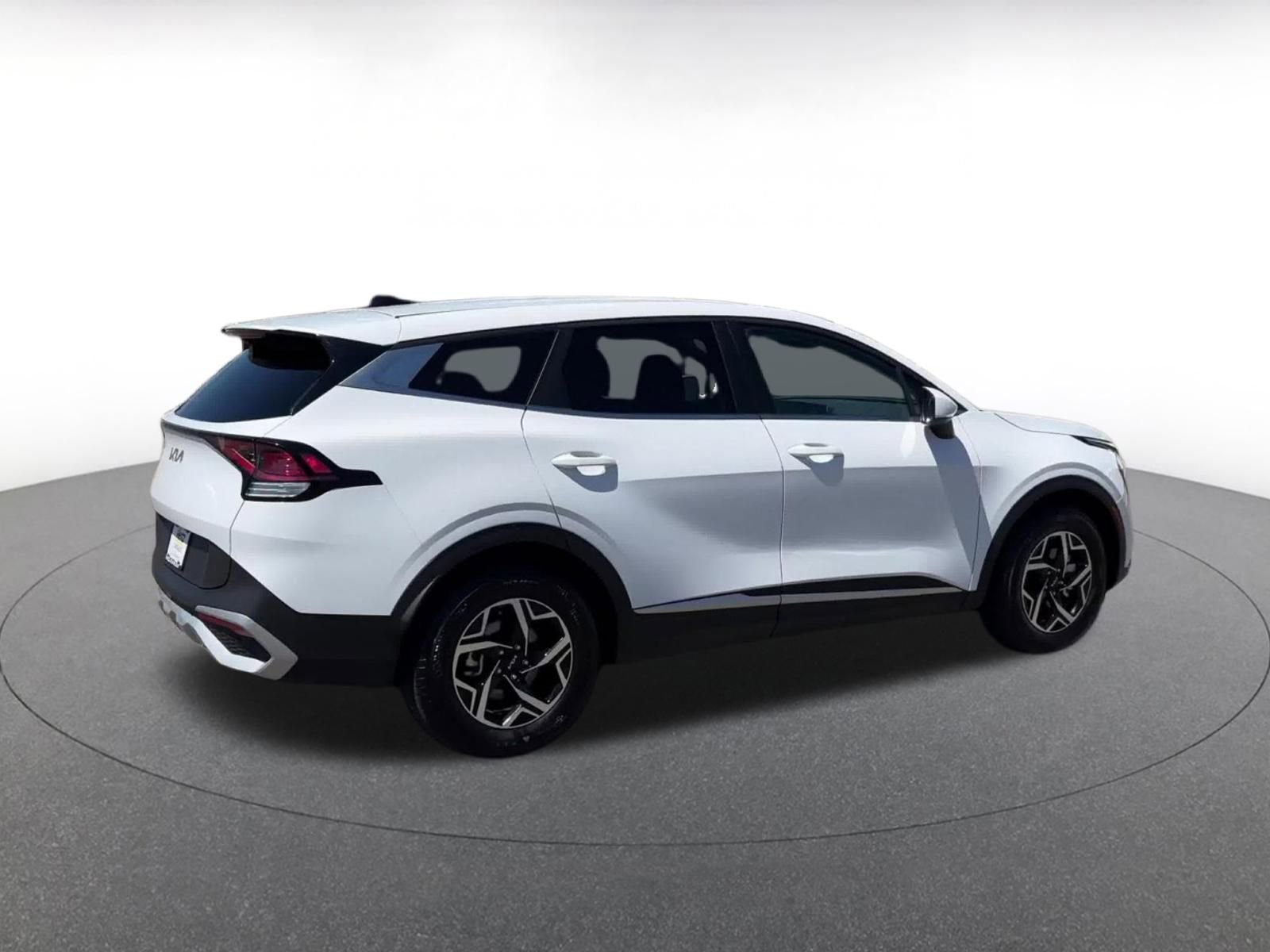 Used 2025 Kia Sportage LX FWD image 15